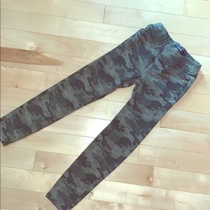 🌹Bundle few items and save🌹 Jegging for girl